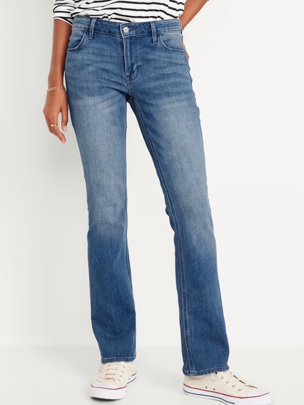Old Navy - Size 6 - Mid-Rise Wow Boot-Cut Jeans - Medium Blue Wash